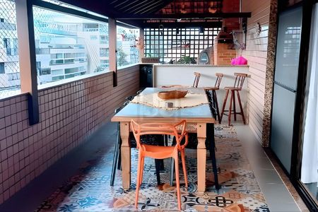 Apartamento à venda com 261m², 4 quartos e 3 vagas