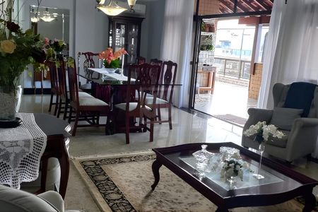 Apartamento à venda com 261m², 4 quartos e 3 vagas