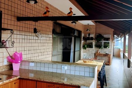 Apartamento à venda com 261m², 4 quartos e 3 vagas