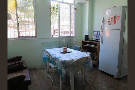 Casa à venda com 338m², 6 quartos e 2 vagas