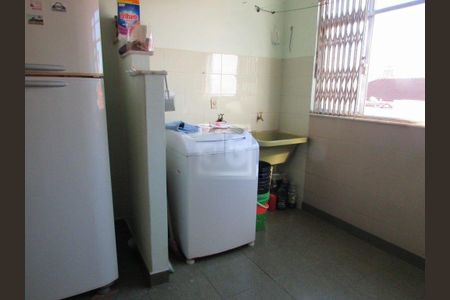 Casa à venda com 338m², 6 quartos e 2 vagas