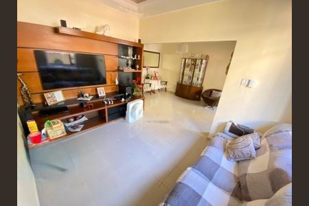 Casa à venda com 225m², 4 quartos e 1 vaga
