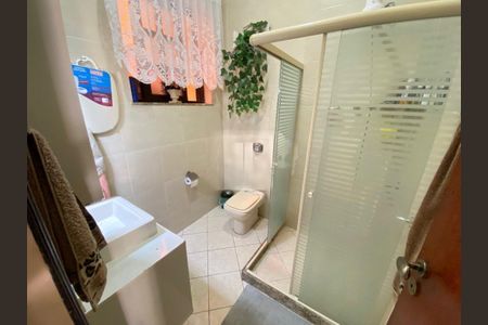 Casa à venda com 225m², 4 quartos e 1 vaga