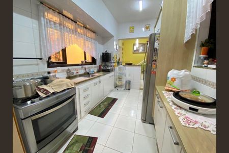 Casa à venda com 225m², 4 quartos e 1 vaga