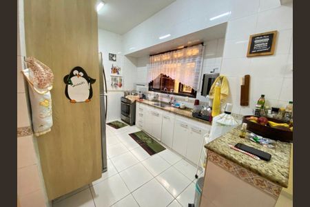 Casa à venda com 225m², 4 quartos e 1 vaga