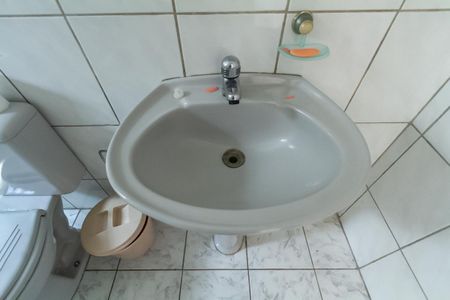 Casa à venda com 152m², 2 quartos e 2 vagas Casa à venda com 152m², 2 quartos e 2 vagasBanheiro da Edícula