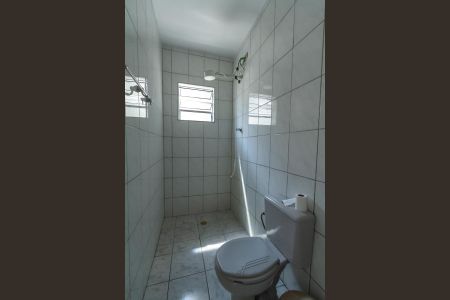 Casa à venda com 152m², 2 quartos e 2 vagas Casa à venda com 152m², 2 quartos e 2 vagasBanheiro da Edícula