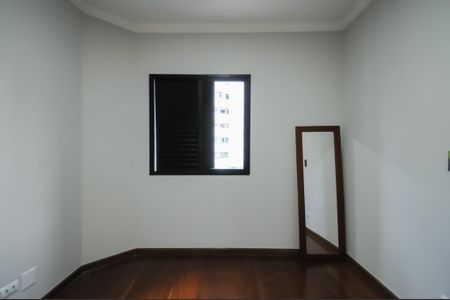Apartamento à venda com 164m², 4 quartos e 3 vagasQuarto 2