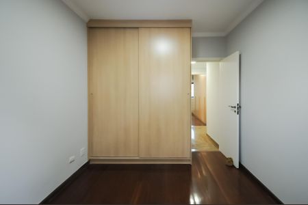 Apartamento à venda com 164m², 4 quartos e 3 vagasQuarto 2