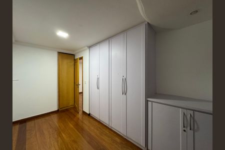 Apartamento à venda com 180m², 3 quartos e 1 vagaQuarto 2