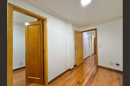 Apartamento à venda com 180m², 3 quartos e 1 vagaHall Íntimo