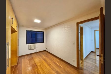 Apartamento à venda com 180m², 3 quartos e 1 vagaSuíte