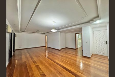 Apartamento à venda com 180m², 3 quartos e 1 vagaSala