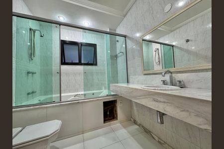 Apartamento à venda com 180m², 3 quartos e 1 vagaSuíte - Banheiro