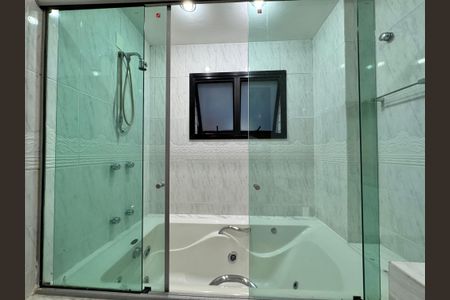 Apartamento à venda com 180m², 3 quartos e 1 vagaSuíte - Banheiro