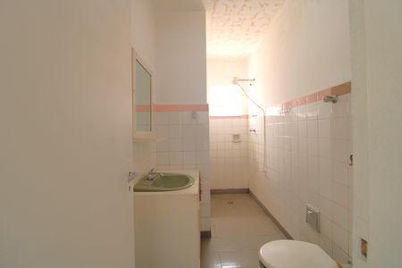 Casa à venda com 70m², 2 quartos e 1 vagaBanheiro