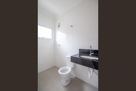 Casa à venda com 152m², 3 quartos e 4 vagasBanheiro da Suíte 2