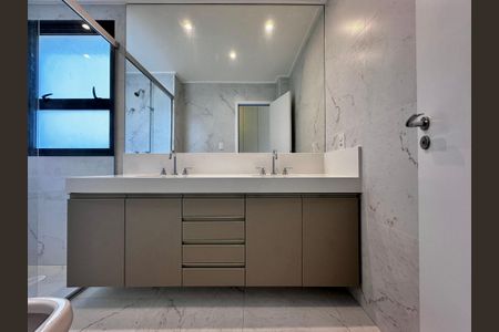 Apartamento à venda com 162m², 3 quartos e 3 vagasBanheiro Suíte 1