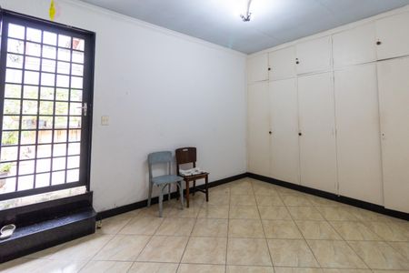 Casa à venda com 300m², 3 quartos e 3 vagas Casa à venda com 300m², 3 quartos e 3 vagasQuarto 2