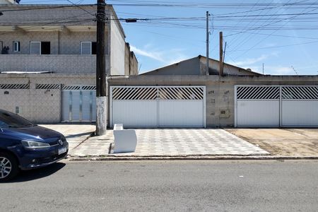 Casa para alugar com 65m², 3 quartos e 1 vaga Casa para alugar com 65m², 3 quartos e 1 vagaFachada