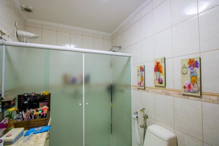 Casa à venda com 294m², 3 quartos e 4 vagasBanheiro do quarto 2