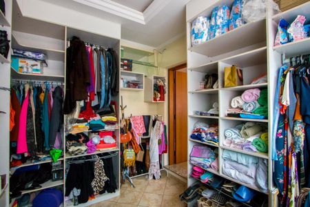 Casa à venda com 294m², 3 quartos e 4 vagasCloset do quarto 2