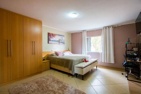 Casa à venda com 294m², 3 quartos e 4 vagasQuarto 2 - Suíte