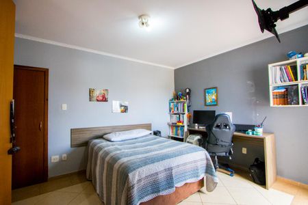 Casa à venda com 294m², 3 quartos e 4 vagasQuarto 1 - Suíte