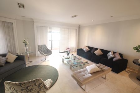 Apartamento à venda com 200m², 3 quartos e 4 vagasSala