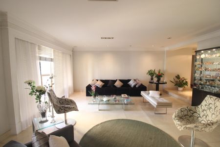 Apartamento à venda com 200m², 3 quartos e 4 vagasSala