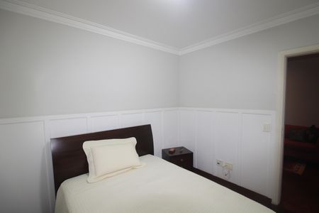 Apartamento à venda com 200m², 3 quartos e 4 vagasQuarto 2