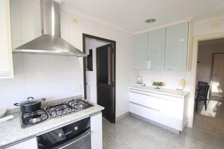 Apartamento à venda com 200m², 3 quartos e 4 vagasCozinha