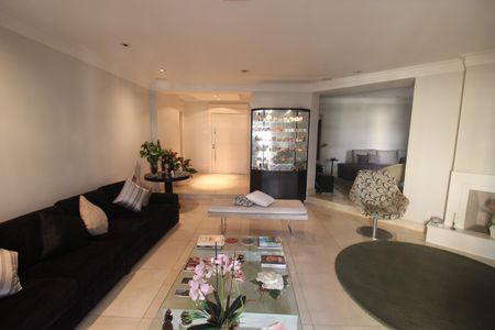 Apartamento à venda com 200m², 3 quartos e 4 vagasSala