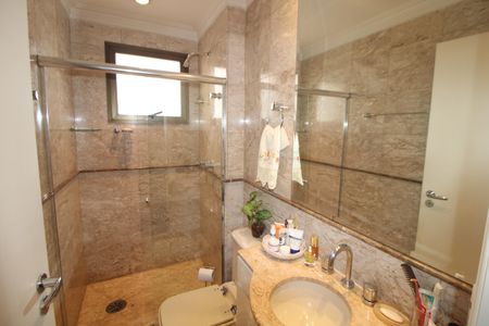 Apartamento à venda com 200m², 3 quartos e 4 vagasQuarto 3 - Banheiro
