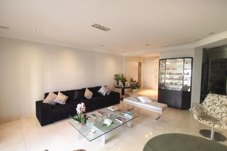 Apartamento à venda com 200m², 3 quartos e 4 vagasSala