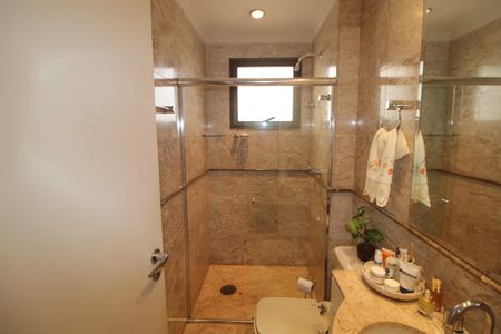 Apartamento à venda com 200m², 3 quartos e 4 vagasQuarto 3 - Banheiro