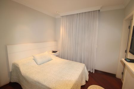 Apartamento à venda com 200m², 3 quartos e 4 vagasQuarto 3