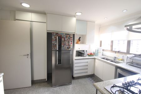 Apartamento à venda com 200m², 3 quartos e 4 vagasCozinha