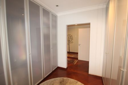 Apartamento à venda com 200m², 3 quartos e 4 vagasQuarto 1 - Closet