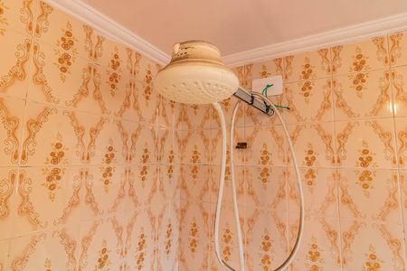 Casa para alugar com 200m², 2 quartos e 2 vagas Casa para alugar com 200m², 2 quartos e 2 vagasBanheiro de Serviço