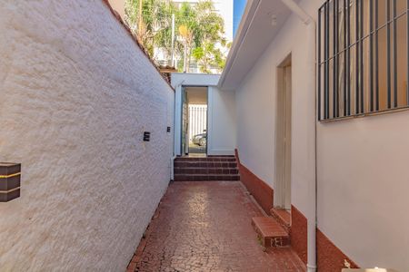 Casa para alugar com 200m², 2 quartos e 2 vagas Casa para alugar com 200m², 2 quartos e 2 vagasCorredor