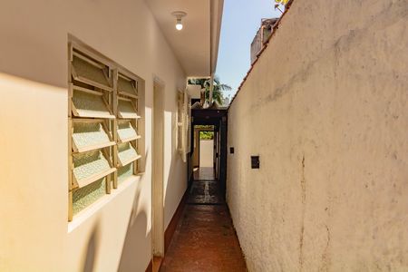 Casa para alugar com 200m², 2 quartos e 2 vagas Casa para alugar com 200m², 2 quartos e 2 vagasCorredor