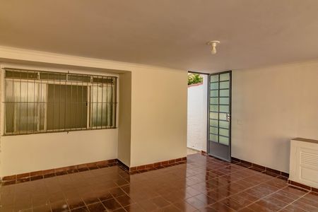 Casa para alugar com 200m², 2 quartos e 2 vagas Casa para alugar com 200m², 2 quartos e 2 vagasGaragem