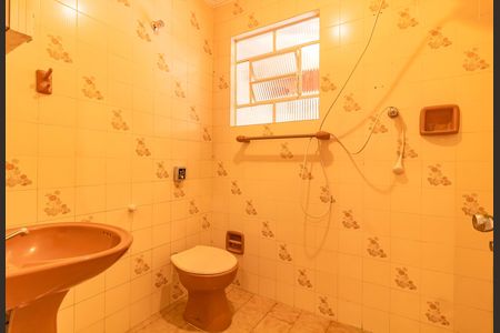 Casa para alugar com 200m², 2 quartos e 2 vagas Casa para alugar com 200m², 2 quartos e 2 vagasBanheiro
