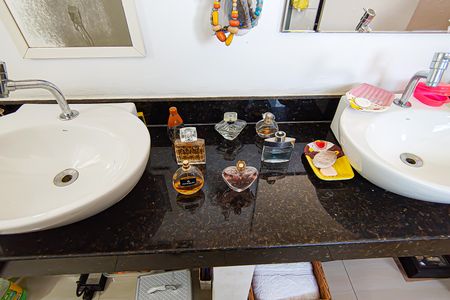 Casa à venda com 195m², 5 quartos e sem vagabanheiro do Quarto 3  no 2 andar