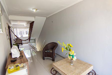 Casa à venda com 195m², 5 quartos e sem vagahall