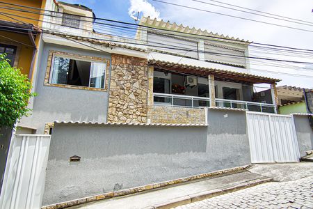 Casa à venda com 195m², 5 quartos e sem vagafachada