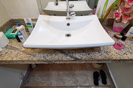 Casa à venda com 195m², 5 quartos e sem vagabanheiro 4  no 2 andar