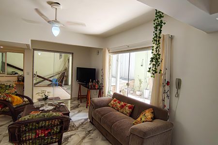 Casa à venda com 195m², 5 quartos e sem vagasala