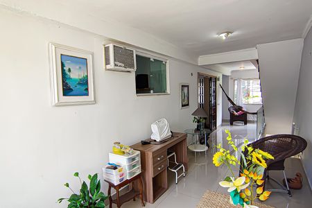 Casa à venda com 195m², 5 quartos e sem vagahall